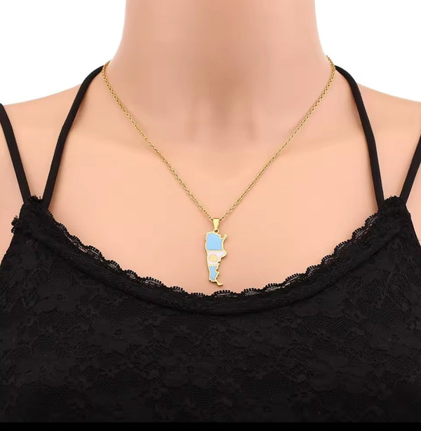 Collar Mapa de Argentina con Bandera – Acero Inoxidable Dorado| Regalo Patriótico Elegante