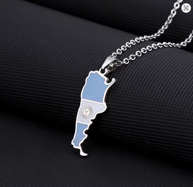 Collar Mapa de Argentina con Bandera – Acero Inoxidable Dorado| Regalo Patriótico Elegante