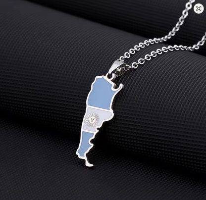 Collar Mapa de Argentina con Bandera – Acero Inoxidable Dorado| Regalo Patriótico Elegante